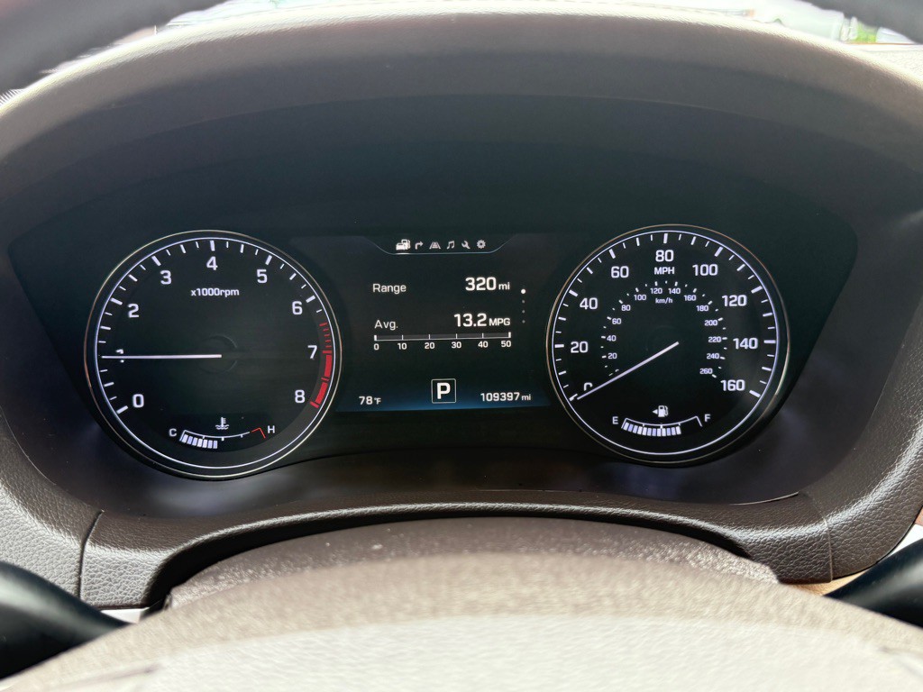2016 Hyundai Genesis Image 29