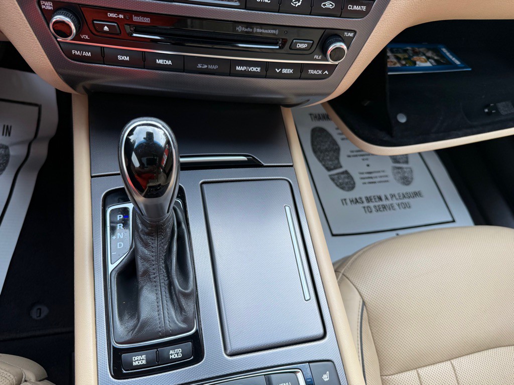 2016 Hyundai Genesis Image 35