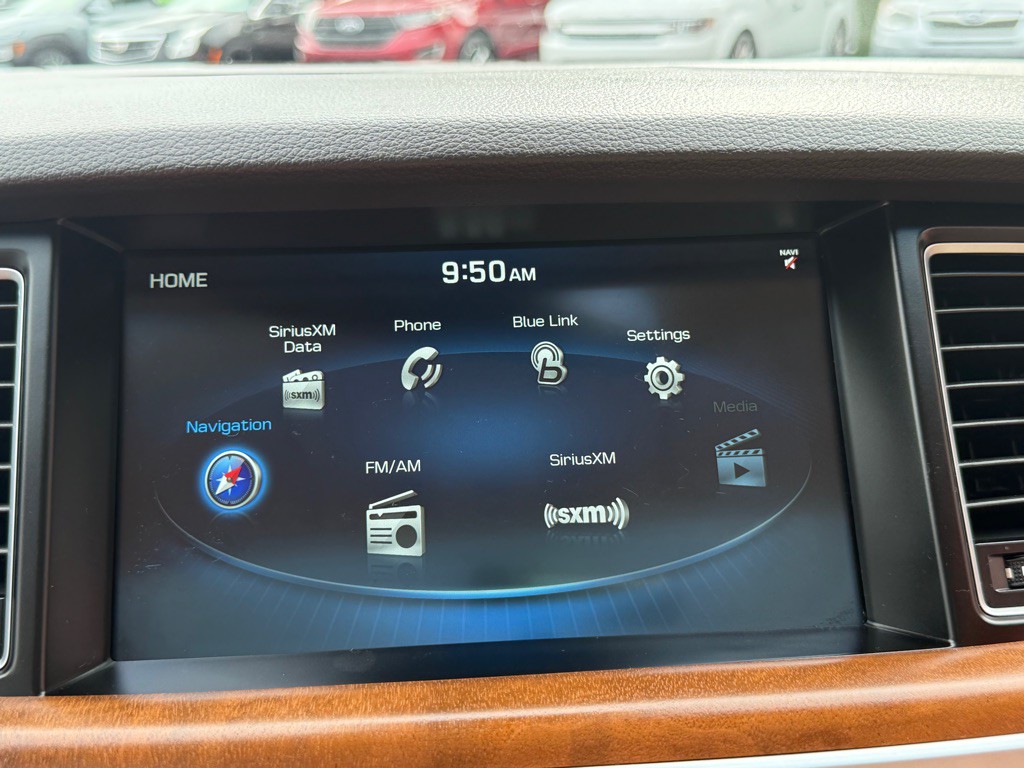 2016 Hyundai Genesis Image 37