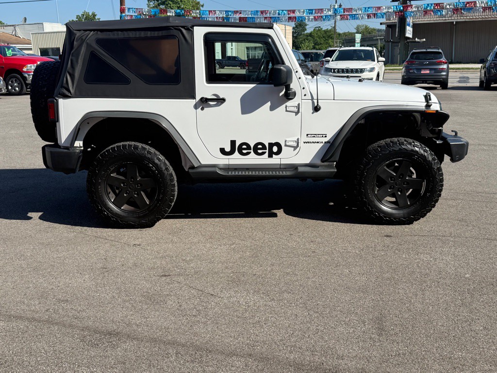 2013 Jeep Wrangler Image 7