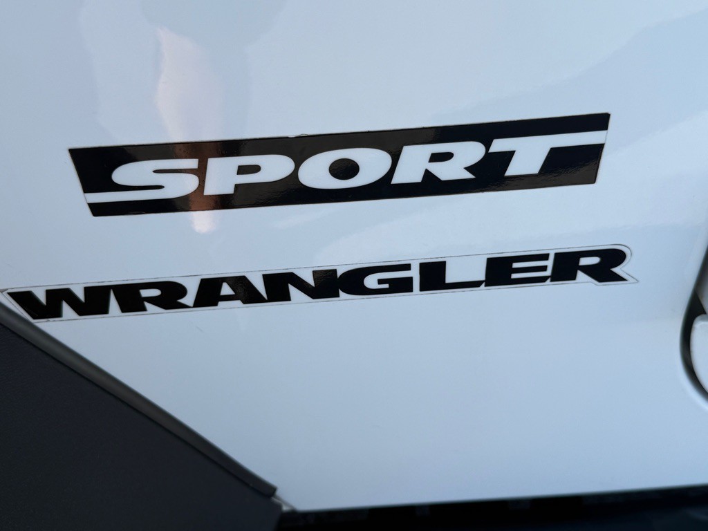 2013 Jeep Wrangler Image 13