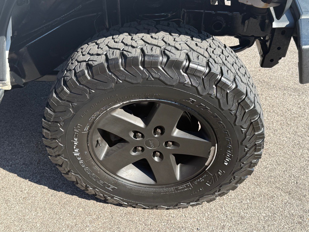 2013 Jeep Wrangler Image 17