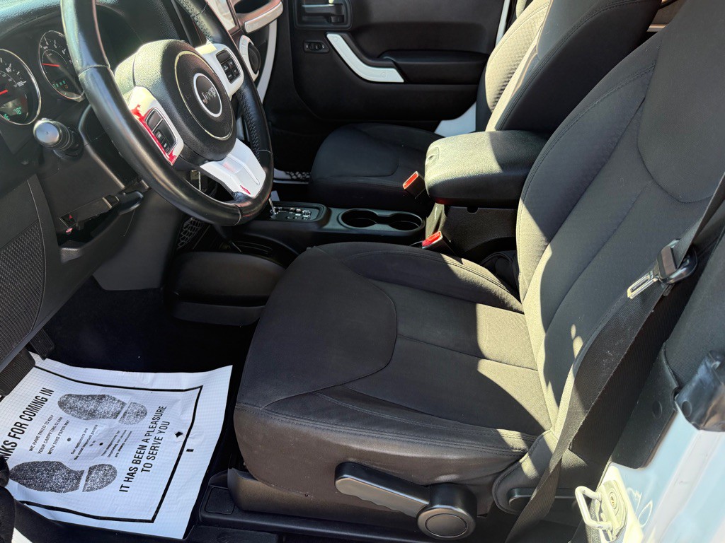 2013 Jeep Wrangler Image 19