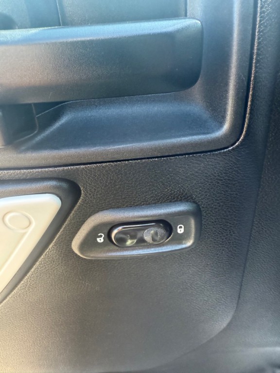 2013 Jeep Wrangler Image 20