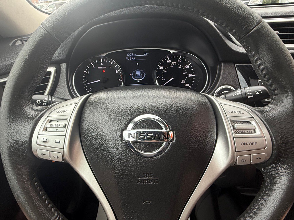 2015 Nissan Rogue Image 35