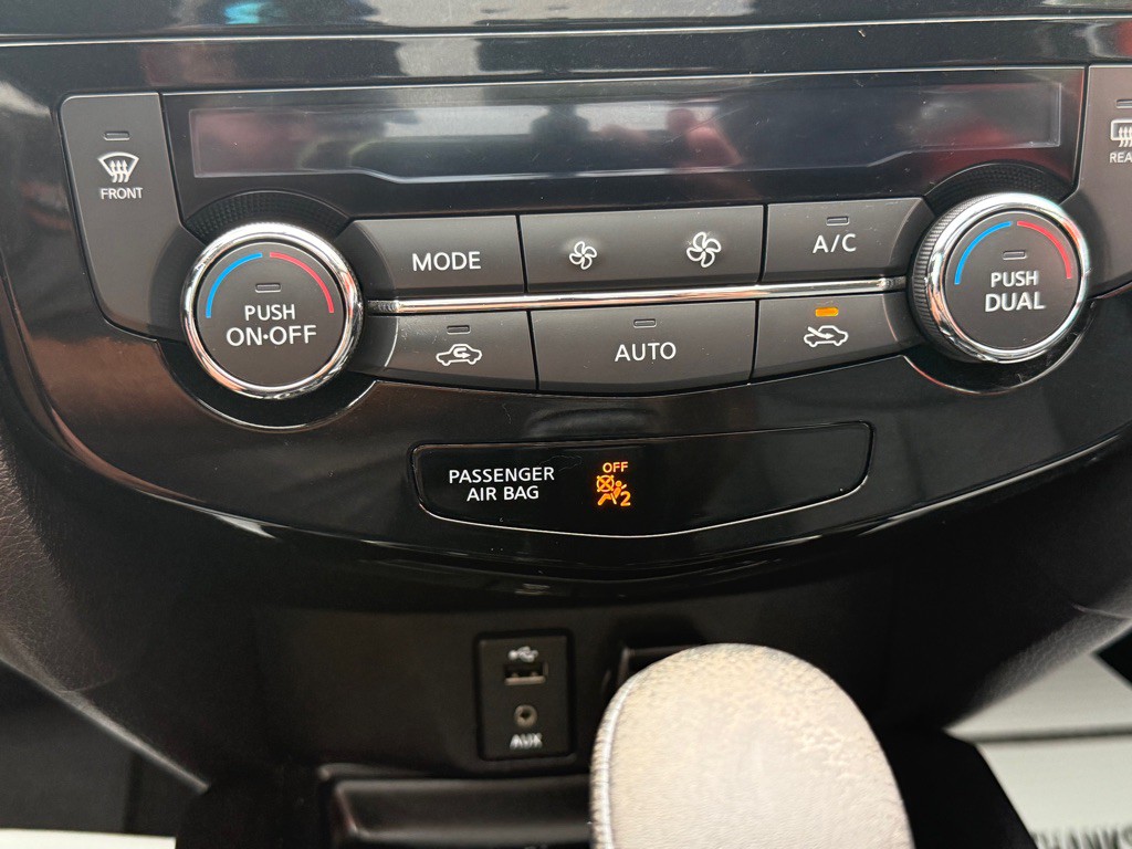 2015 Nissan Rogue Image 38