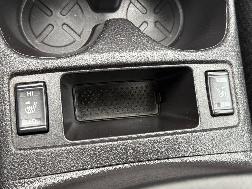 2015 Nissan Rogue Image 40