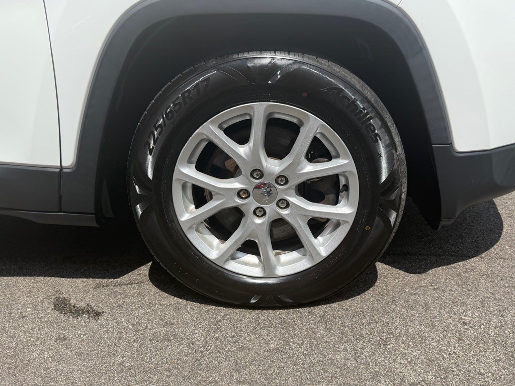 2015 Jeep Cherokee Image 15