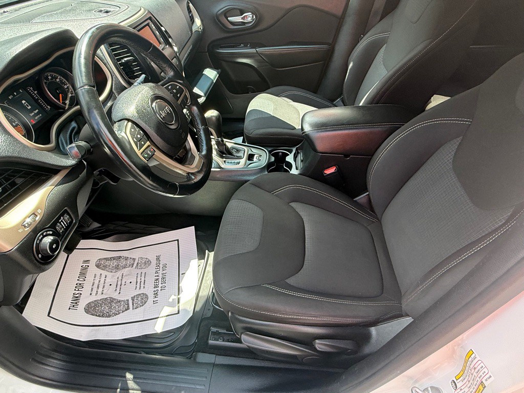 2015 Jeep Cherokee Image 23