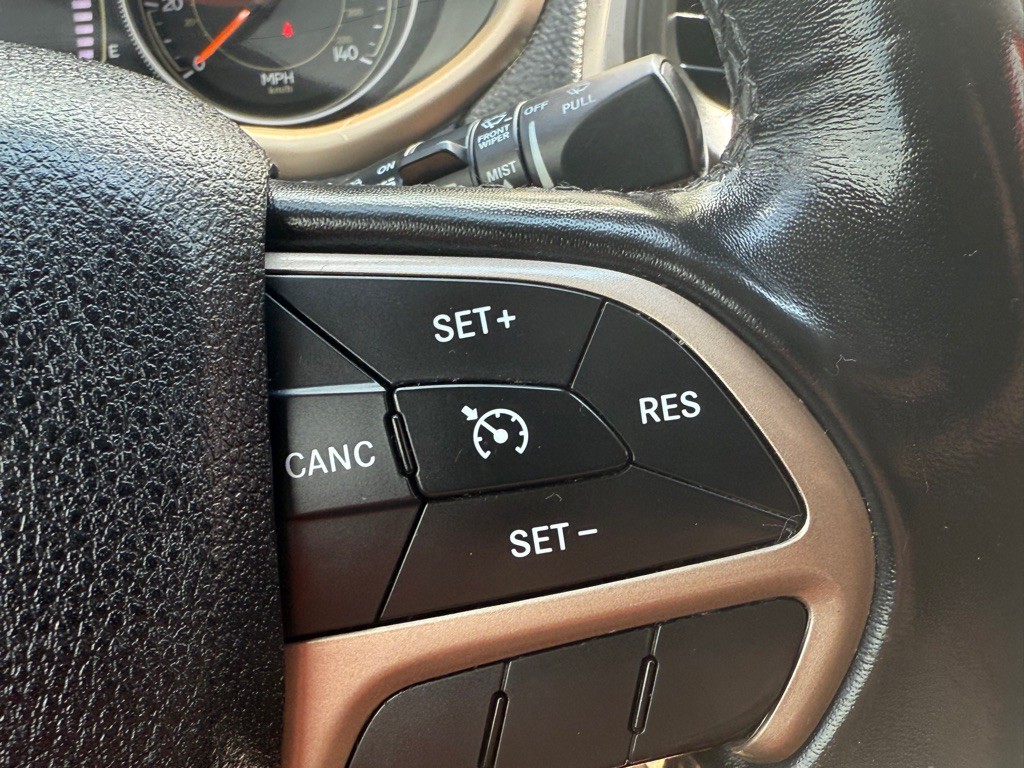 2015 Jeep Cherokee Image 27