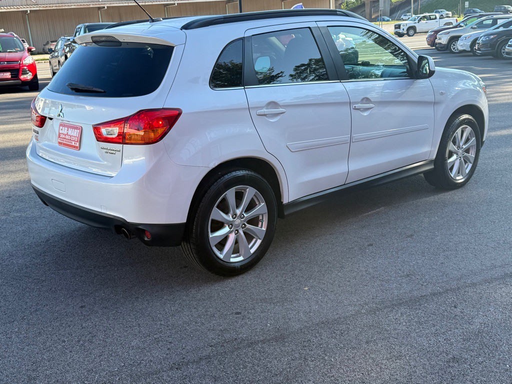 2015 Mitsubishi Outlander Image 5
