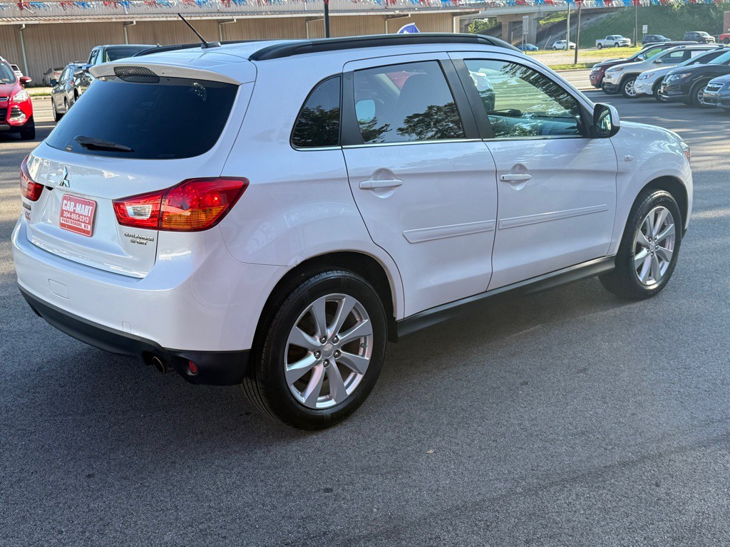2015 Mitsubishi Outlander Image 6