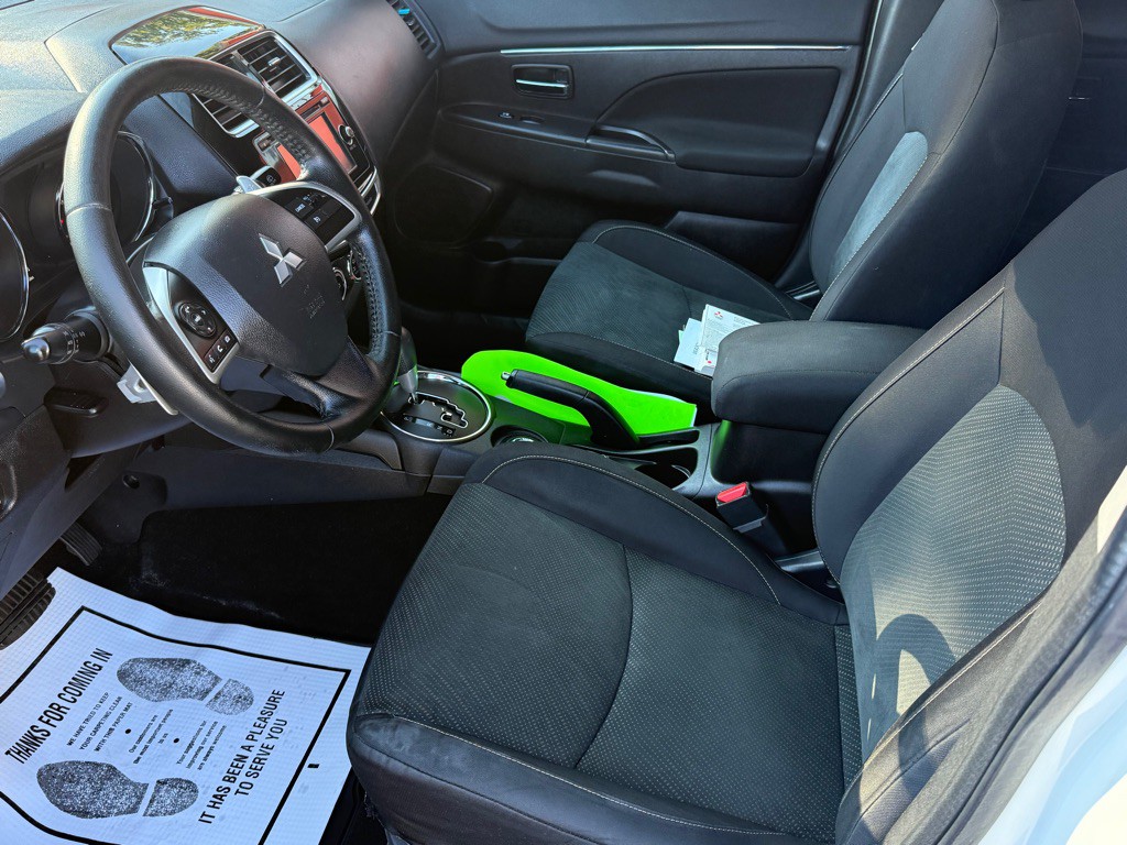 2015 Mitsubishi Outlander Image 23
