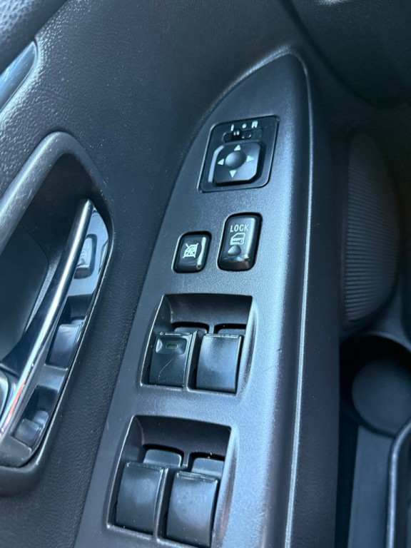 2015 Mitsubishi Outlander Image 25