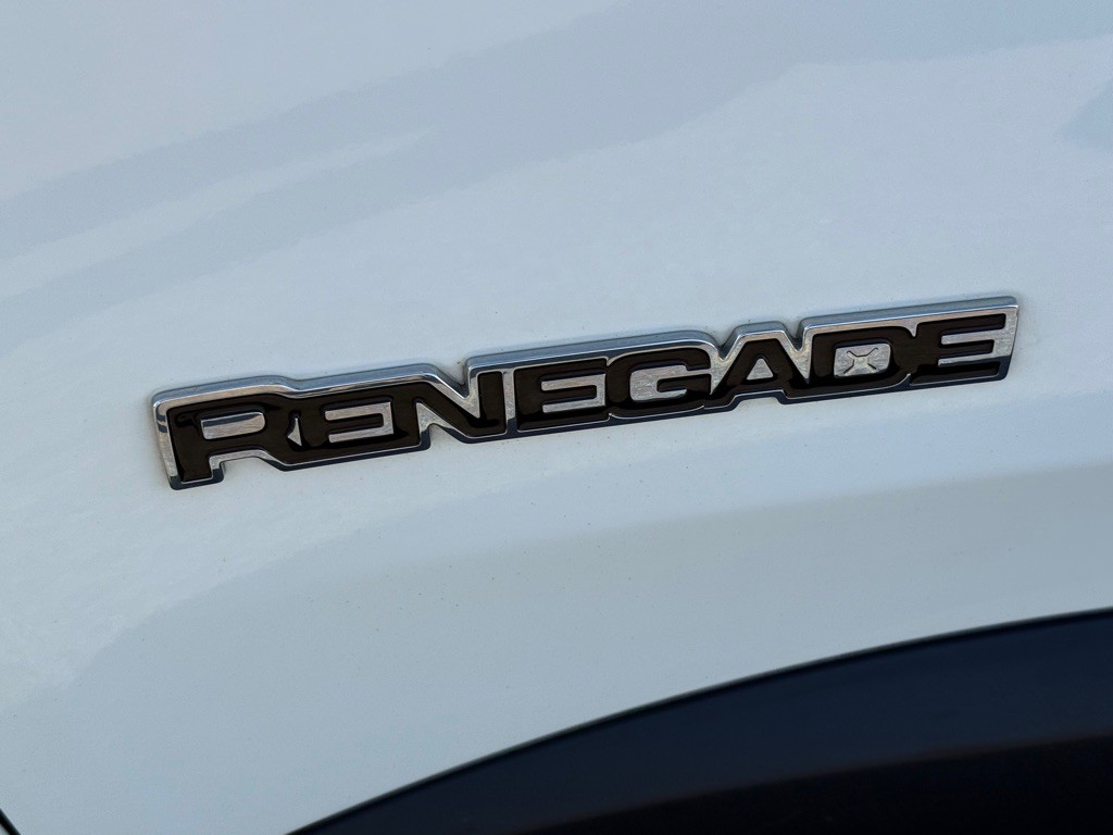 2015 Jeep Renegade Image 13
