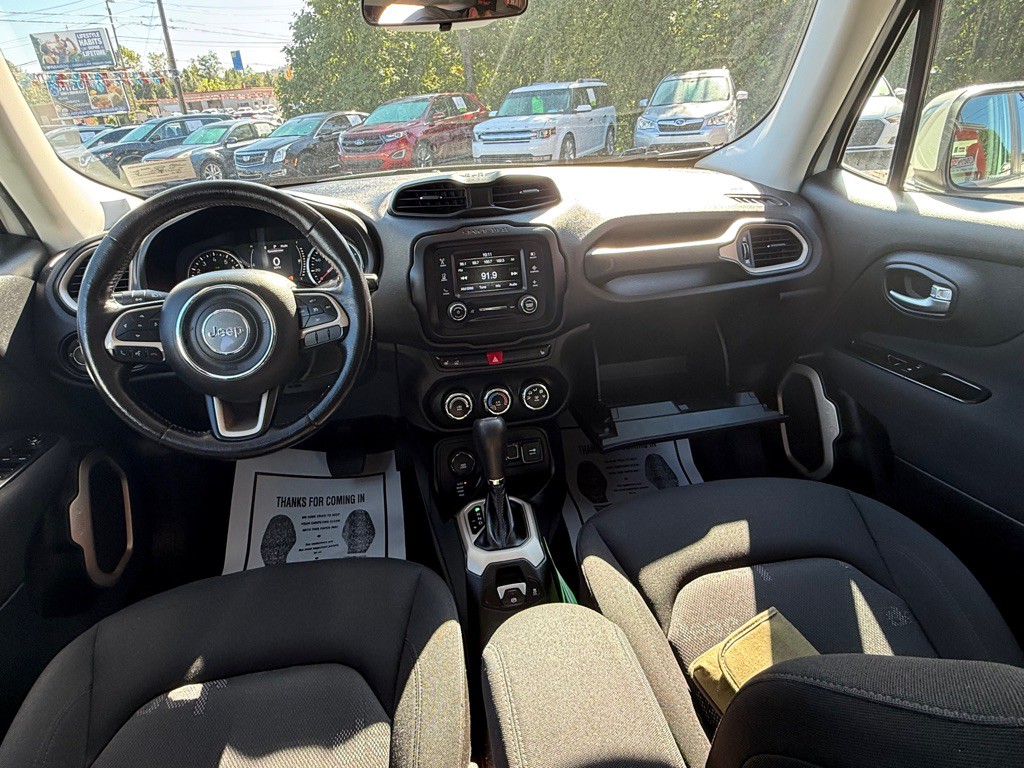 2015 Jeep Renegade Image 25