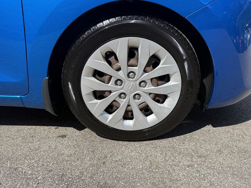 2017 Hyundai Elantra Image 15
