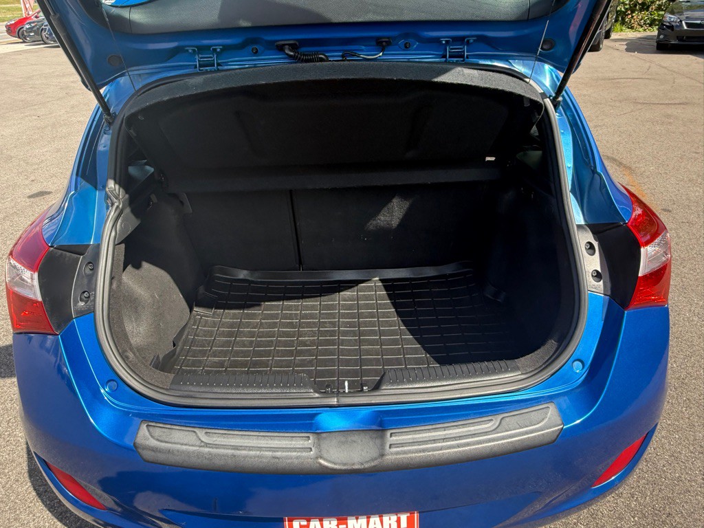 2017 Hyundai Elantra Image 18