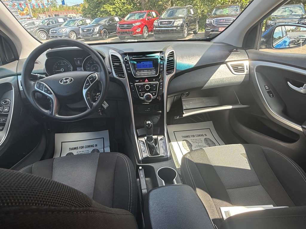 2017 Hyundai Elantra Image 21