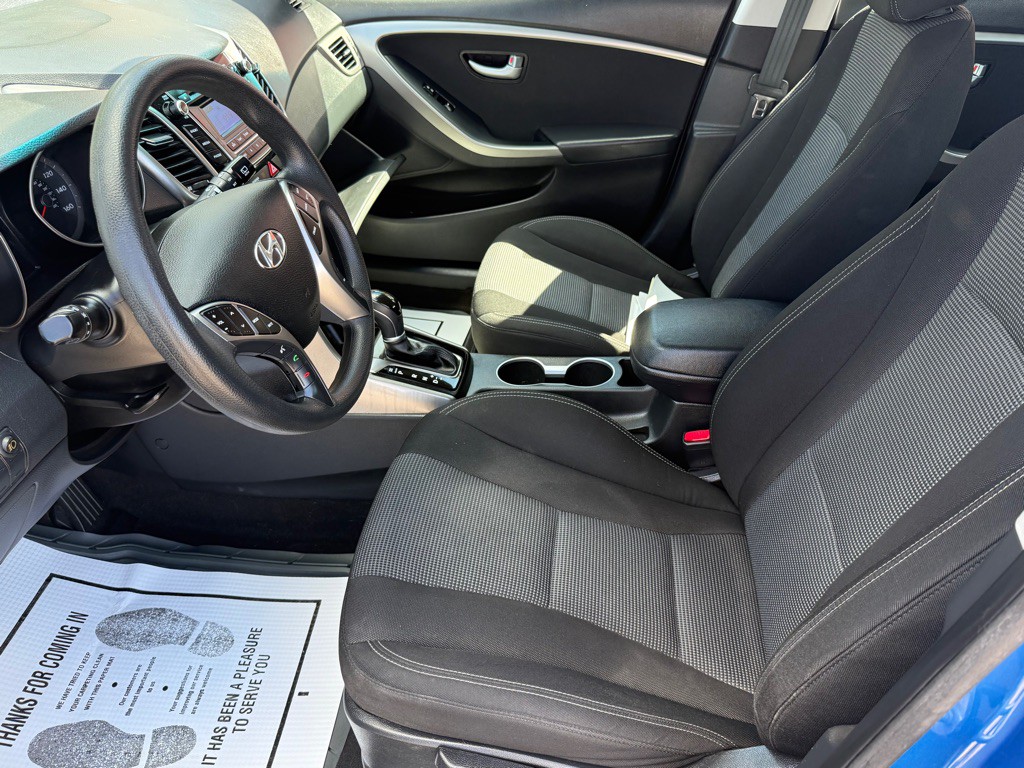 2017 Hyundai Elantra Image 22
