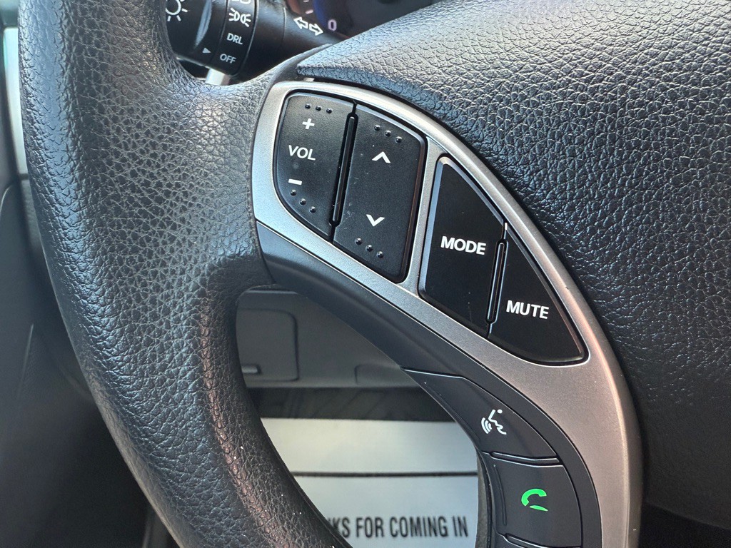 2017 Hyundai Elantra Image 25