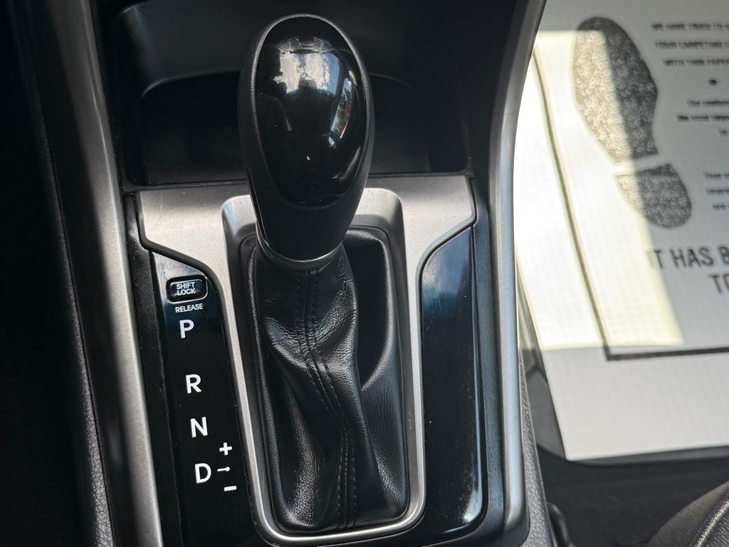 2017 Hyundai Elantra Image 30