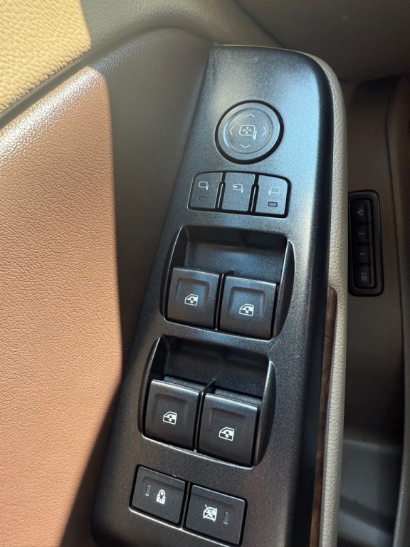 2016 Chevrolet Tahoe Image 32