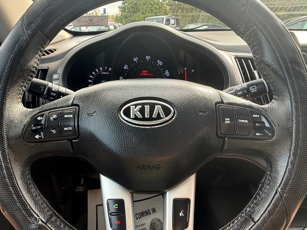 2011 Kia Sportage Image 32