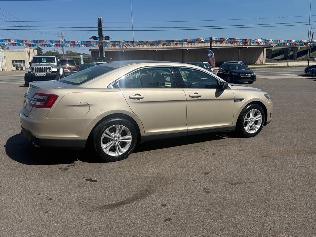 2018 Ford Taurus Image 7