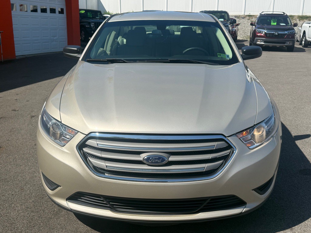 2018 Ford Taurus Image 9