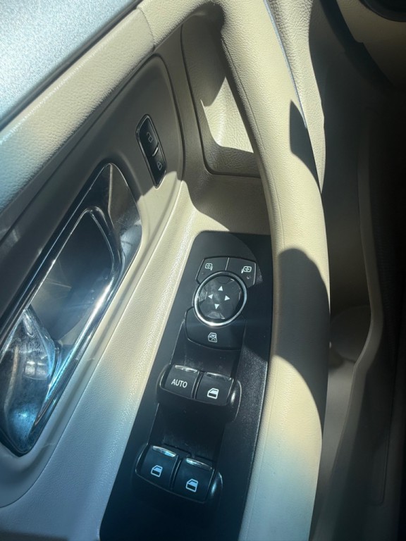 2018 Ford Taurus Image 23