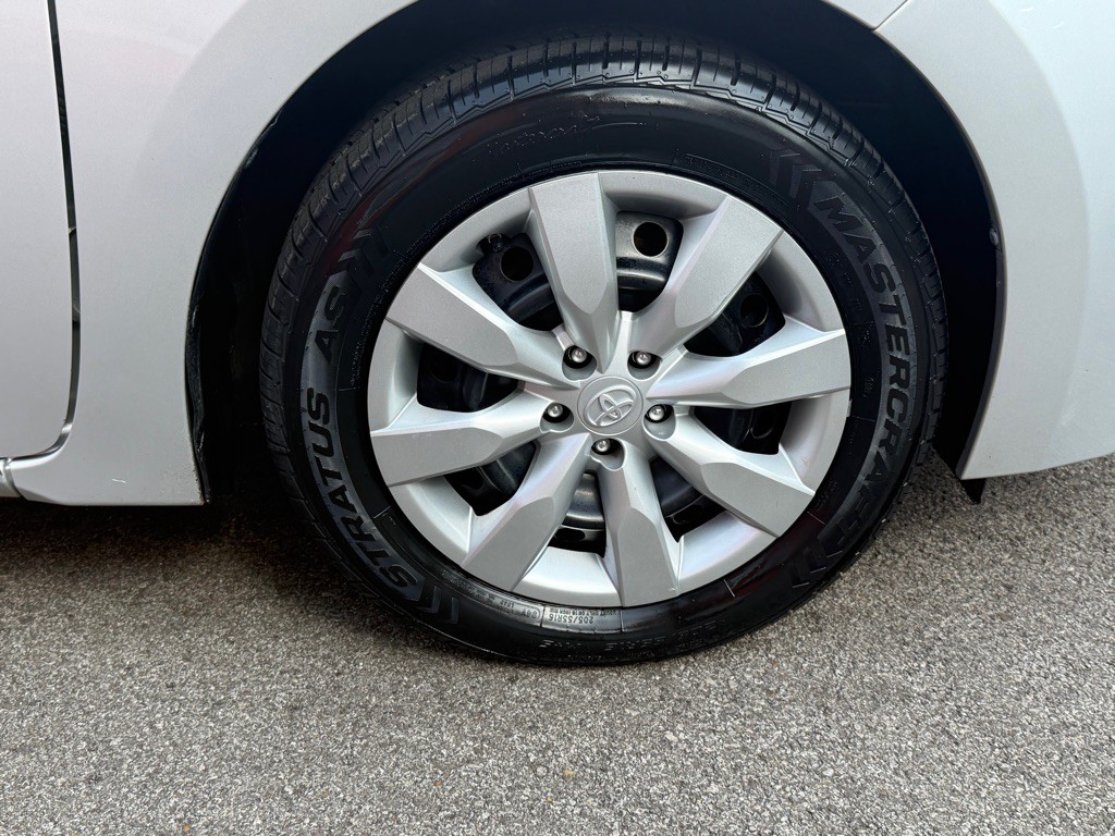 2016 Toyota Corolla Image 16