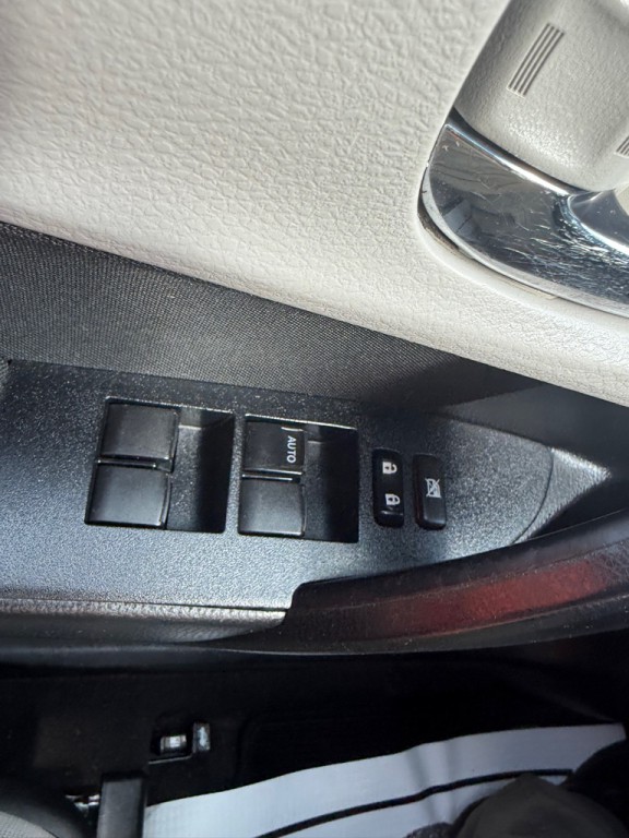 2016 Toyota Corolla Image 25