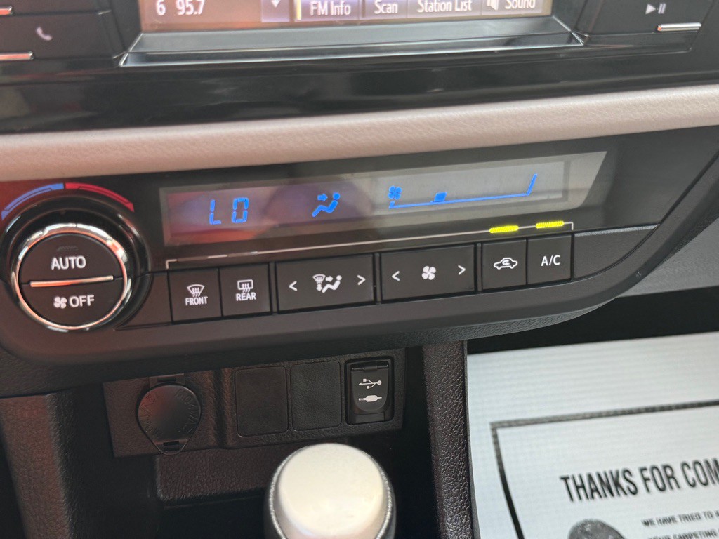 2016 Toyota Corolla Image 31