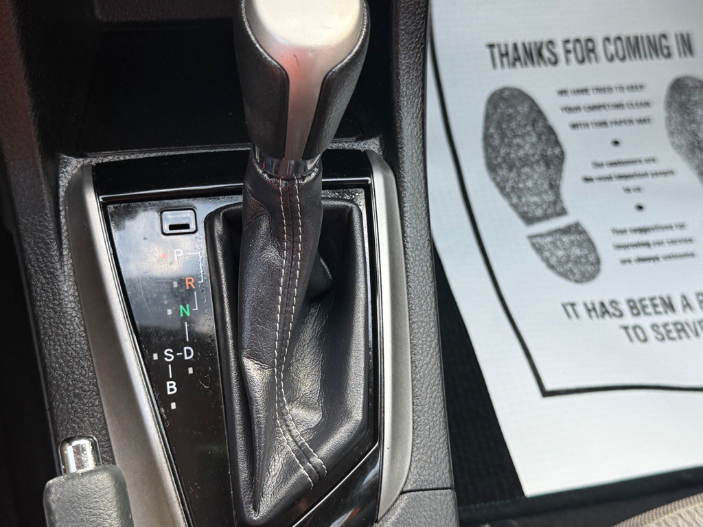 2016 Toyota Corolla Image 32
