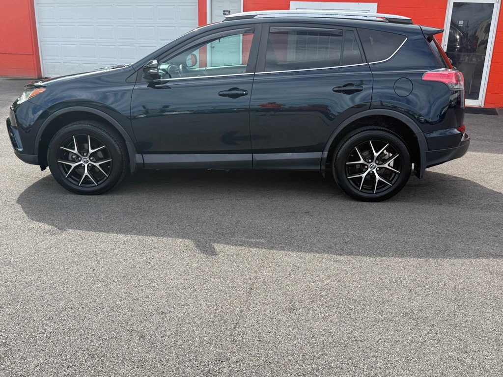 2017 Toyota Rav4 Image 3