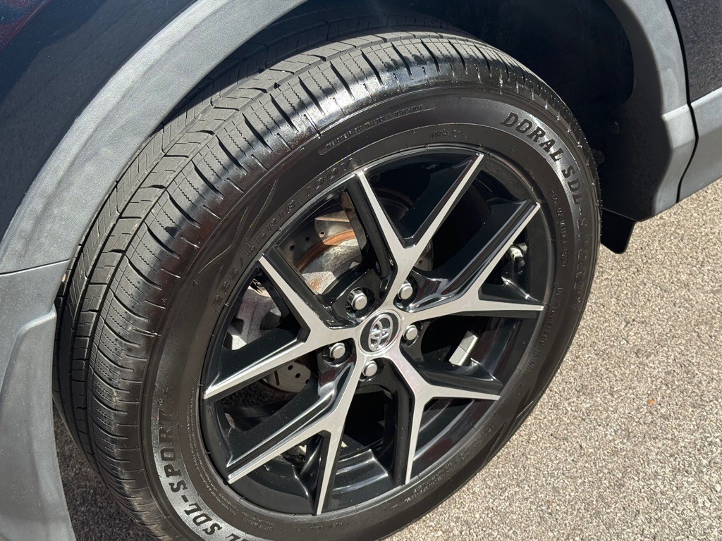 2017 Toyota Rav4 Image 19