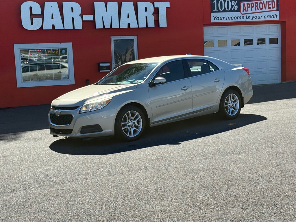 2015 Chevrolet Malibu Image 2