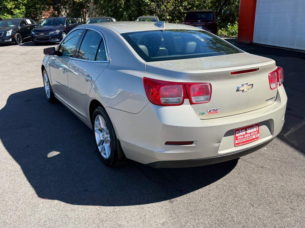 2015 Chevrolet Malibu Image 4