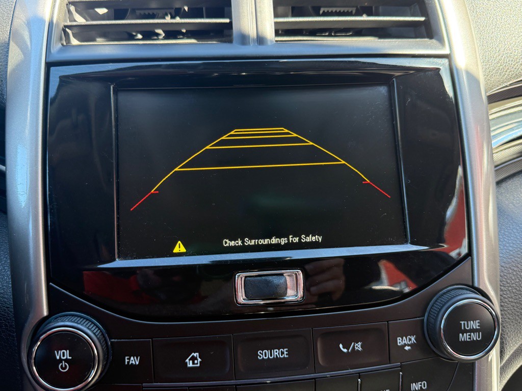 2015 Chevrolet Malibu Image 32