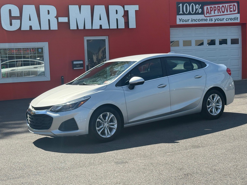 2019 Chevrolet Cruze Image 2