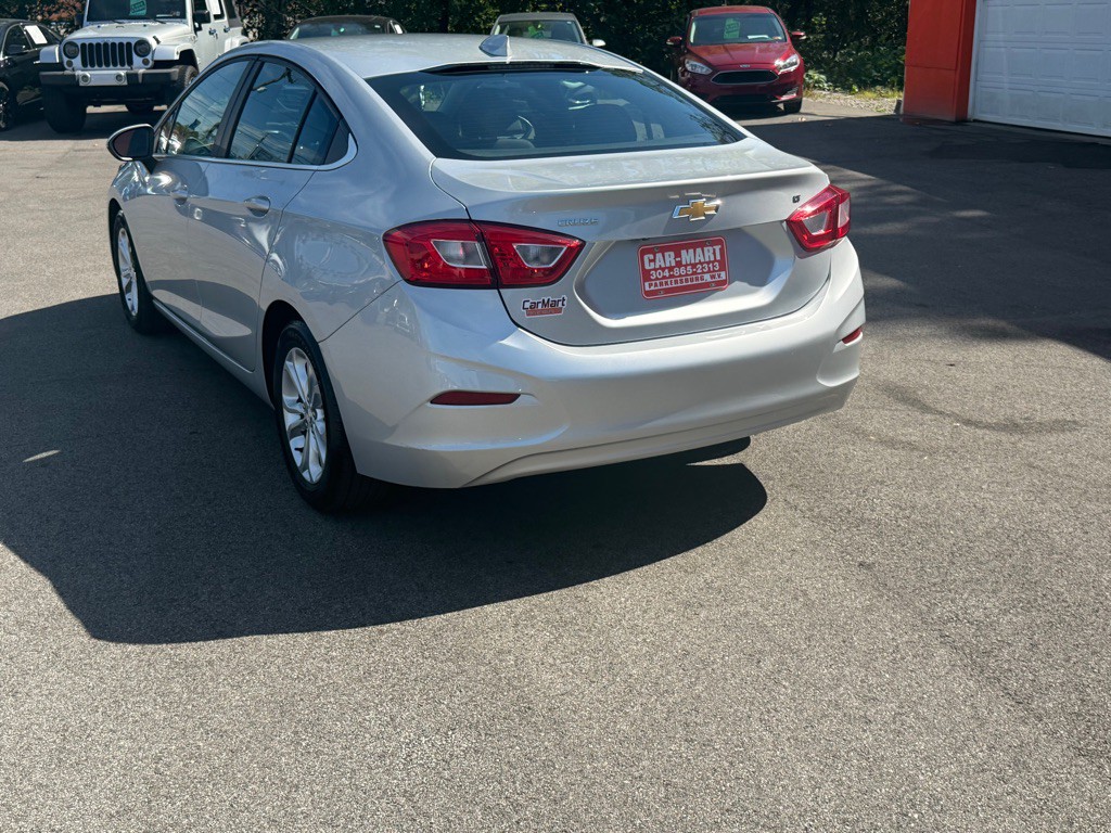 2019 Chevrolet Cruze Image 4