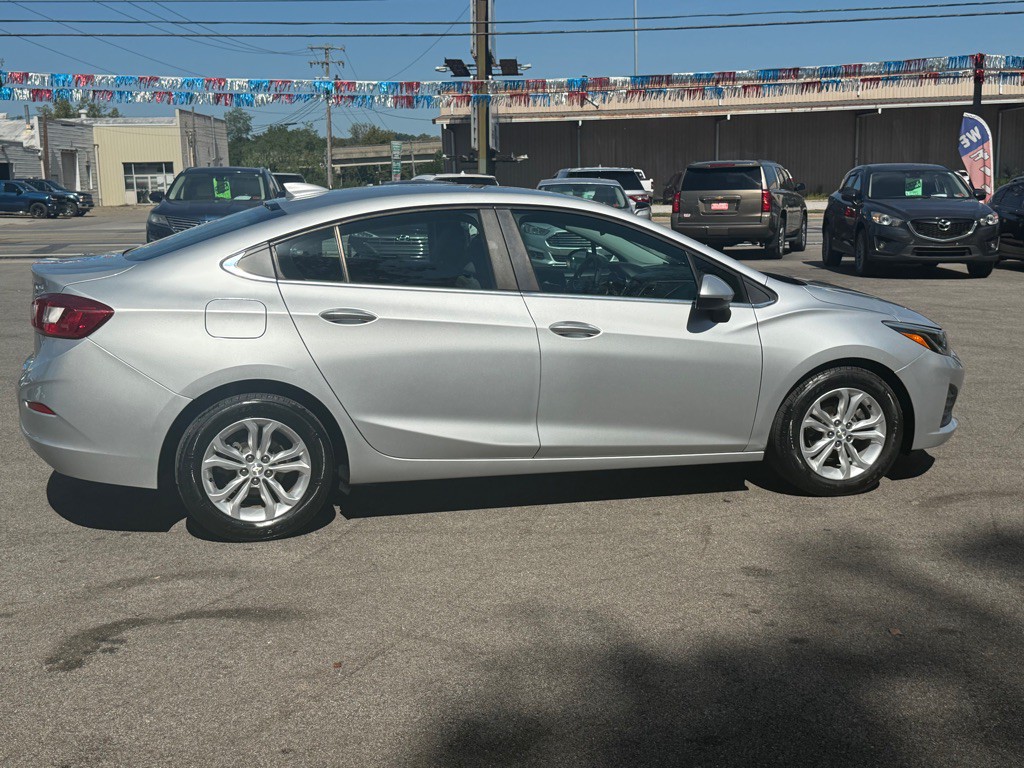 2019 Chevrolet Cruze Image 7