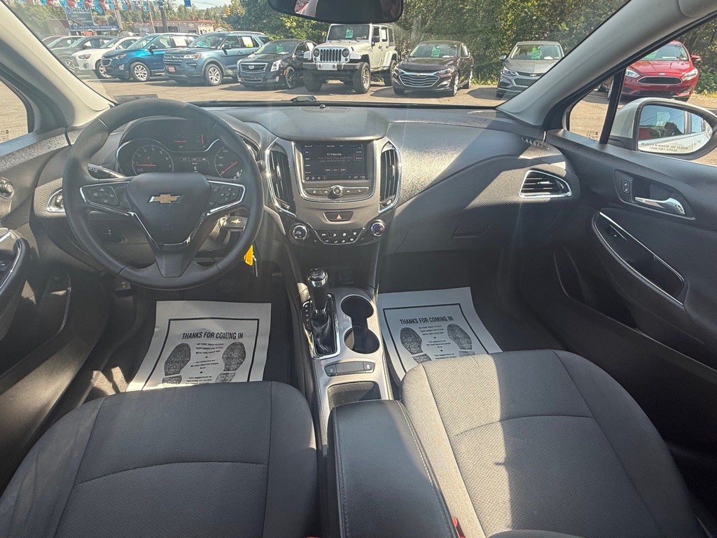2019 Chevrolet Cruze Image 24
