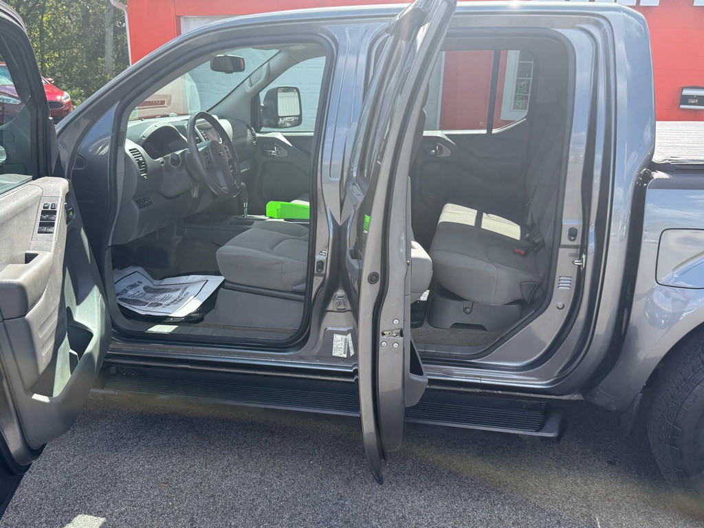 2018 Nissan Frontier Image 21