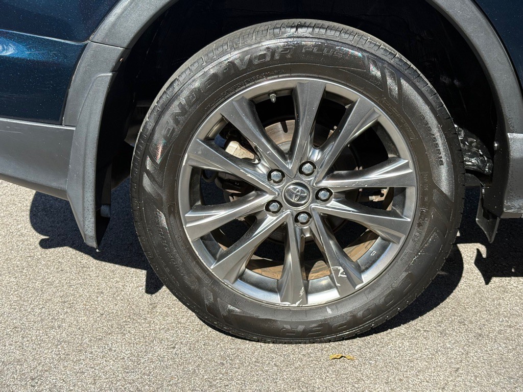 2018 Toyota Rav4 Image 18