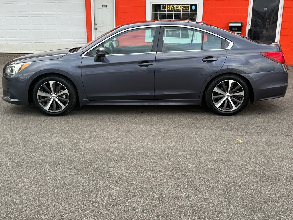 2015 Subaru Legacy Image 2