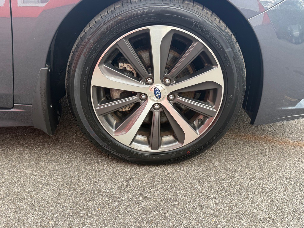 2015 Subaru Legacy Image 18