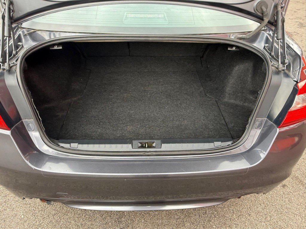 2015 Subaru Legacy Image 22