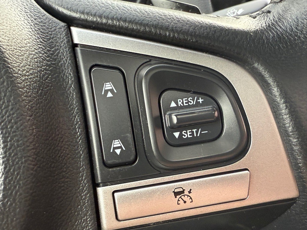 2015 Subaru Legacy Image 36